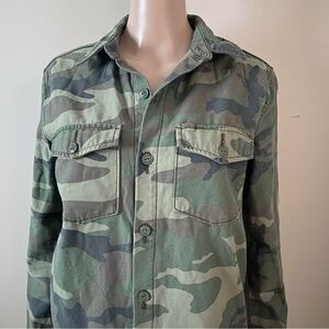 Aritzia TNA Camo Button Down Shirt, women’s small